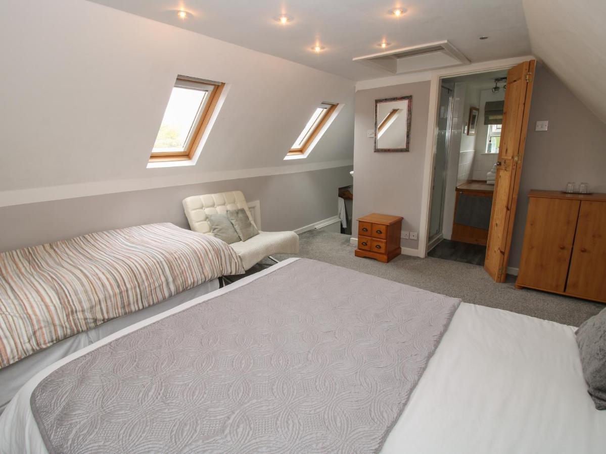 The Coach House Villa Whitmore Exterior photo